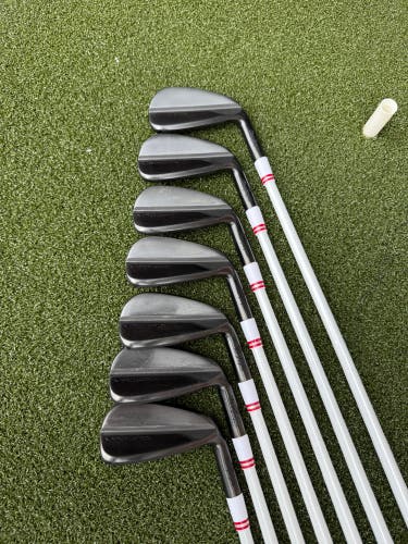 MACSPD Right Handed Iron Set in Regular Flex (Used)