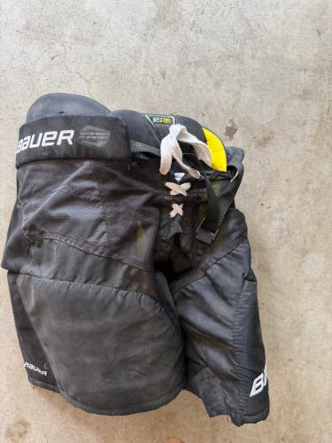 Youth Medium Bauer Supreme Ultrasonic Hockey Pants (Used)