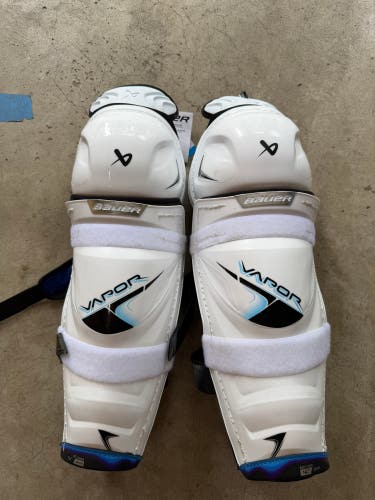 Senior Bauer Vapor Flylite 14" Shin Pads (New)