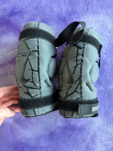 Small Youth Nike Vapor Arm Pads (Used)