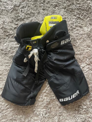 Junior Medium Bauer Supreme 3S Pro Hockey Pants (Used)