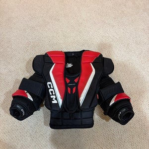 Intermediate Small 2023 CCM EFlex 6.9 Goalie Chest Protector (Used)