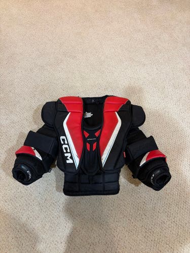 Intermediate Small 2023 CCM EFlex 6.9 Goalie Chest Protector (Used)