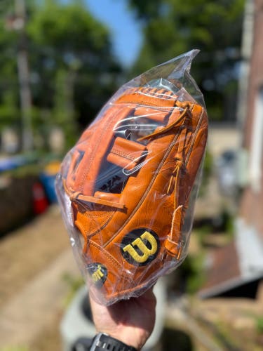 NWT Wilson A2000 EL3 Baseball Glove 11.75"