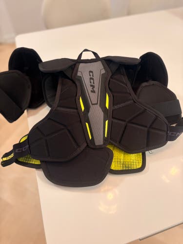 Men's Junior CCM Tacks XF 80 Shoulder Pads (Used)