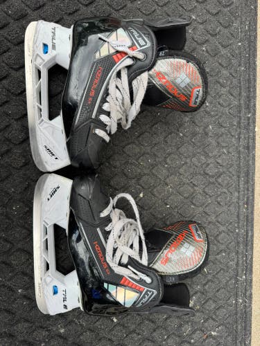 True HZRDUS 5x Hockey Skates Size 2 (Used)