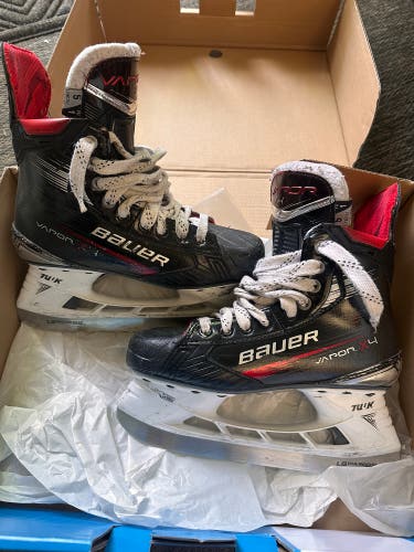 Black 2023 Bauer Vapor X4 Hockey Skates Size 5 (Used)