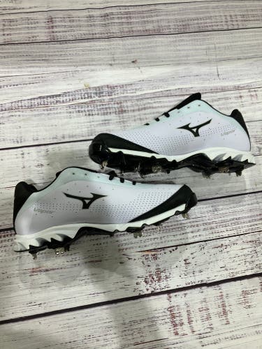 White Mizuno Vapor Elite 7 Metal Cleats I Size 10.5 (New)