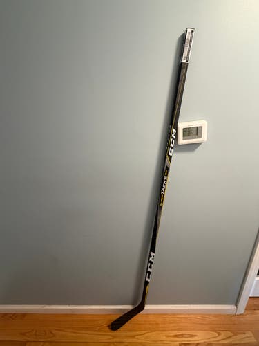 Pro Stock NEW CCM Super Tacks 2.0 Shaft- Right Handed