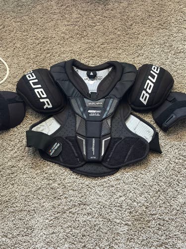 Men's Medium Senior Bauer Pro Series Shoulder Pads Pro Stock (Used)
