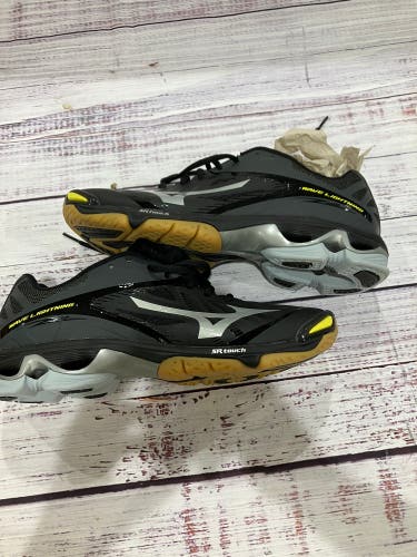 Black Mizuno Wave Lightning Z8 Volleyball Shoes I Size 10 (New)
