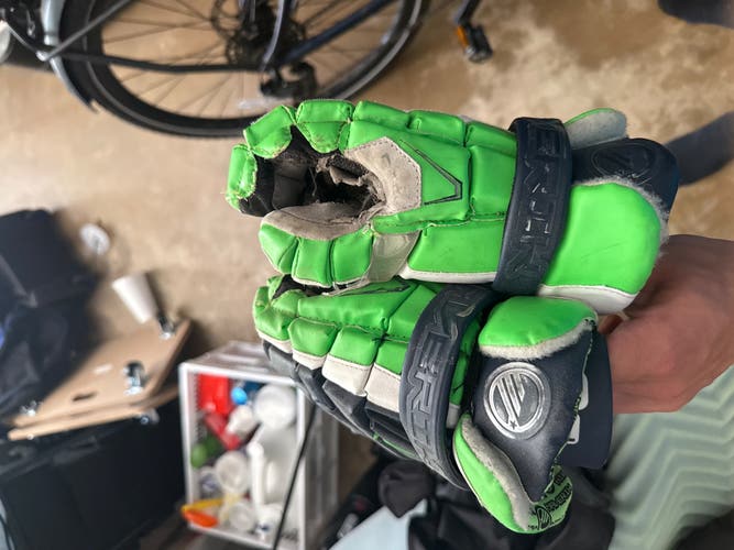 Maverick M4 Lacrosse Gloves