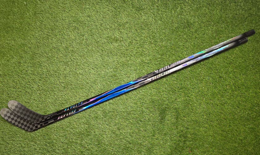 2 Pack-Senior Bauer Vapor Flylite Right Handed Hockey Stick P28M 82 Flex Pro Stock (New)