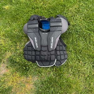 Medium 2022 Bauer Elite Goalie Chest Protector (Used)