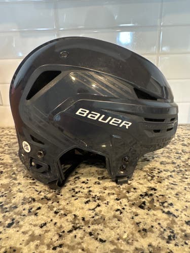 Used Medium Bauer Re-Akt 85 Helmet