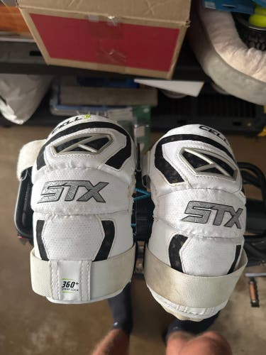 Medium Adult STX Cell V Arm Pads (Used)
