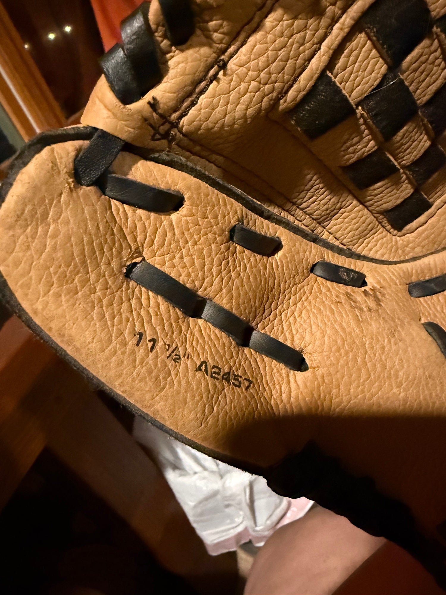 Wilson A300 RH Baseball Glove 11.25