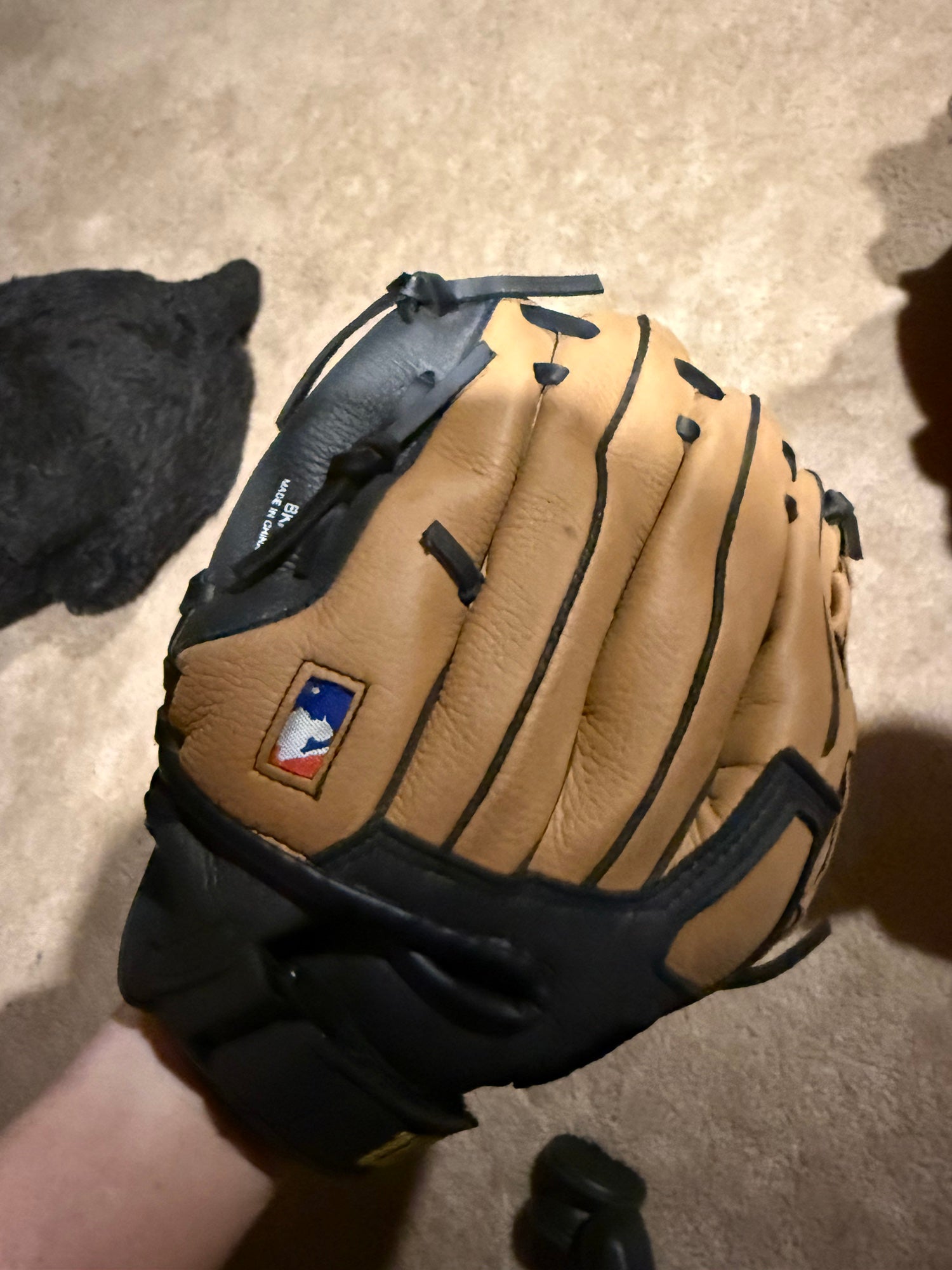Wilson A300 RH Baseball Glove 11.25