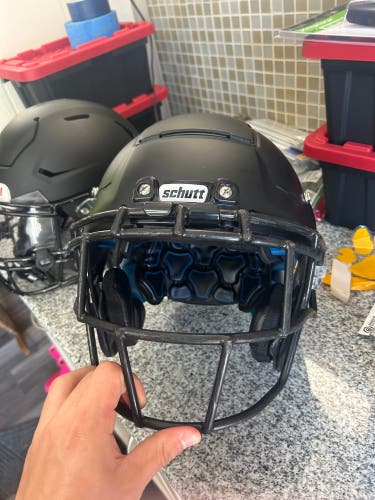 Adult Large Schutt F7 Helmet (Used)