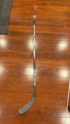 Senior Bauer Vapor Team Right Handed Hockey Stick P92 77 Flex Pro Stock (Used)