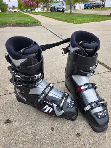 Mondo 30 & up Unisex Tecnica All Mountain Mega X Ski Boots Medium Flex (Used)