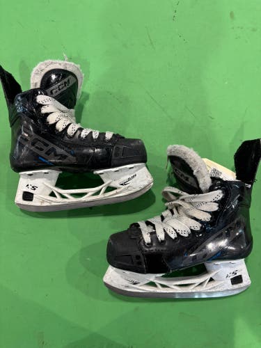 Junior CCM JetSpeed FT675 Hockey Skates | Size 1 Regular Width