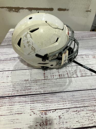 White Youth Medium Riddell SpeedFlex Helmet (Used)