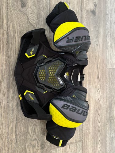 Medium Intermediate Bauer Supreme Ultrasonic Shoulder Pads (Used)