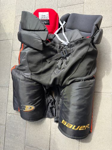 Men's Senior XL Bauer Custom Pro Hockey Pants (Used)