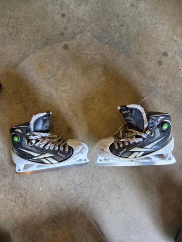 Reebok 10K Hockey Goalie Skates Regular Width 9.5 (Used)