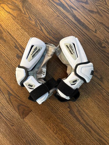 Medium Adult STX Stallion 900 Arm Pads (Used)