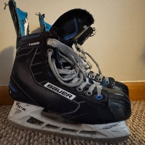 2016 Bauer Nexus 7000 Hockey Skates Regular Width 7 (Used)