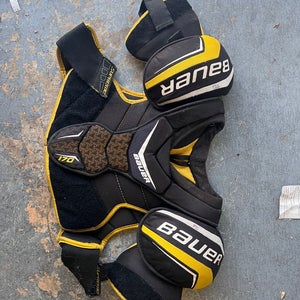 Medium Intermediate Bauer Supreme 170 Shoulder Pads (Used)