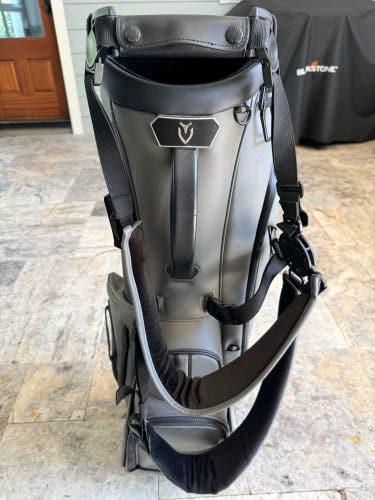 Vessel Player IV Pro golf stand bag. Gray.