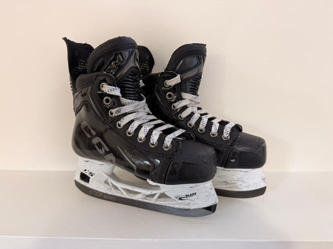 Black 2024 CCM Tacks XF Pro Hockey Skates Regular Width Size 1 (Used)