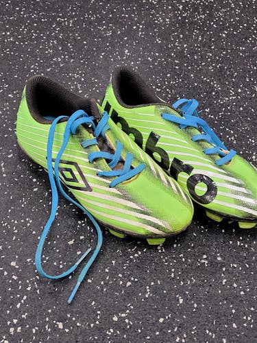 Used Umbro Soccer Cleats Neon Green Youth 12.0 11849-S000039606
