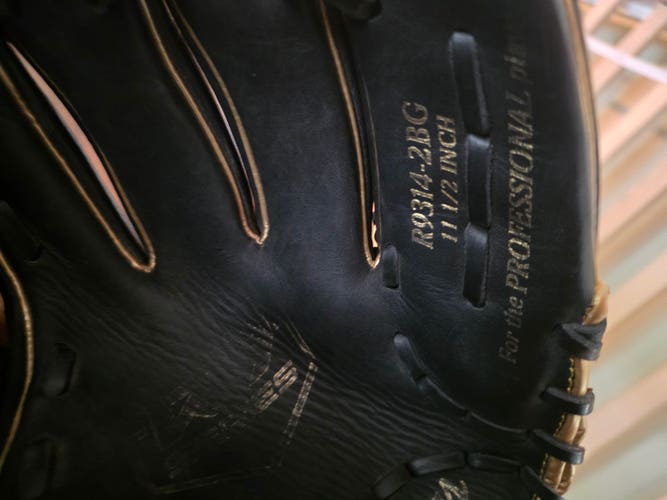Infield RH Rawlings R9 Baseball Glove 11.5" (Used)