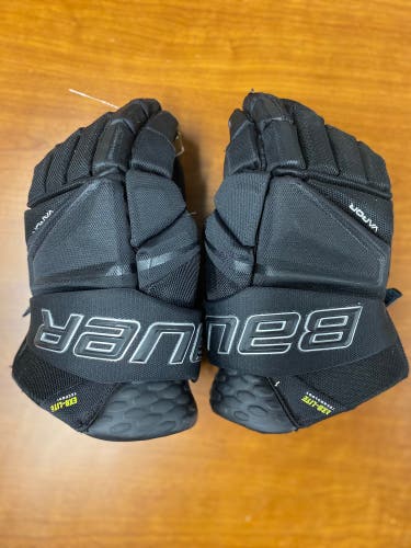 Black Senior Bauer Vapor Hyperlite Gloves 14" (Used)