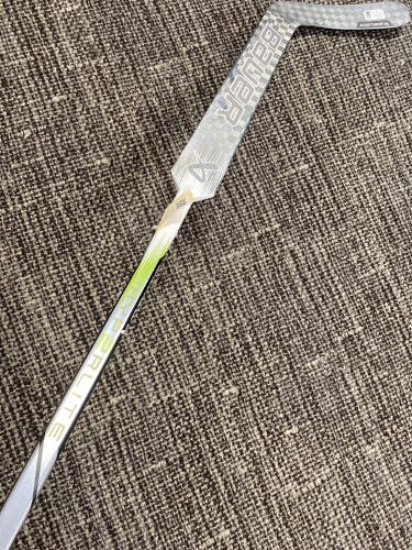 Senior Bauer Vapor Hyperlite 2 Goalie Stick Regular 27" Paddle (Used)