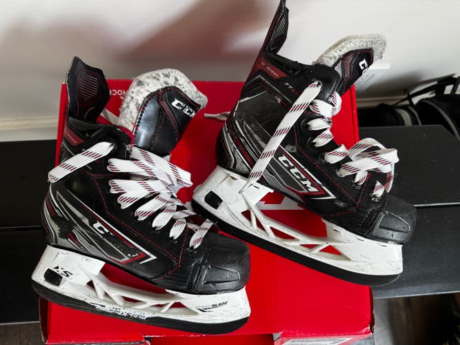 Black 2019 CCM JetSpeed FT470 Hockey Skates Regular Width Size 1 (Used)