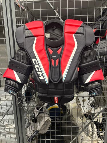 Medium CCM EFlex 6.9 Goalie Chest Protector (Used)