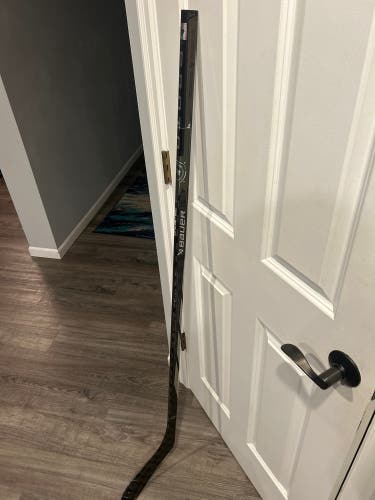Junior Bauer Proto-R Right Handed Hockey Stick P28 50 Flex (Used)