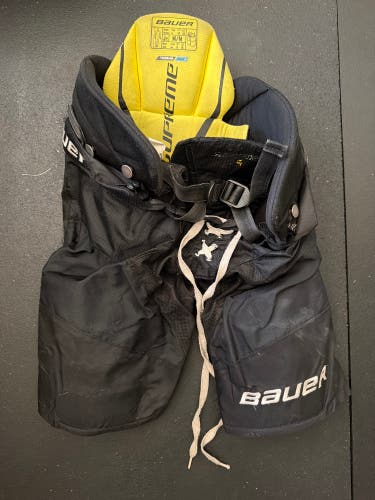 Men's Junior Medium Bauer Supreme 2S Hockey Pants (Used)