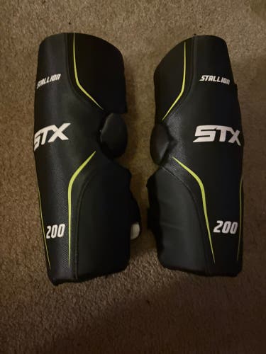 Medium Adult STX Stallion 200 Arm Pads (Used)