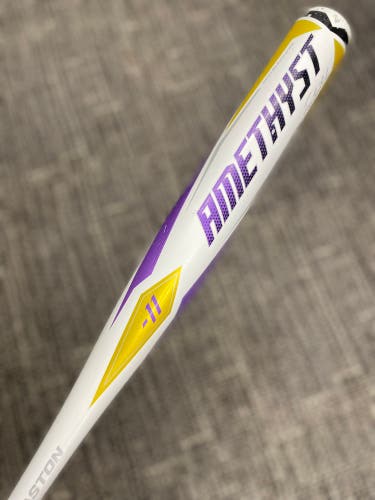White 2022 Easton Amethyst Alloy Bat (-11) Alloy 19 oz 30" (Used)
