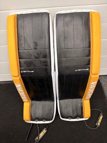 35" Vaughn SLR3 Pro Carbon Goalie w/ Glove
