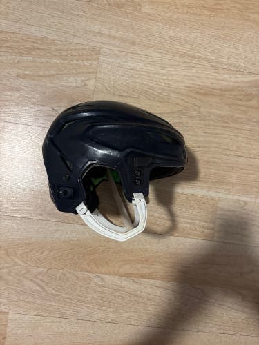Medium Bauer Hyperlite Helmet (Used)