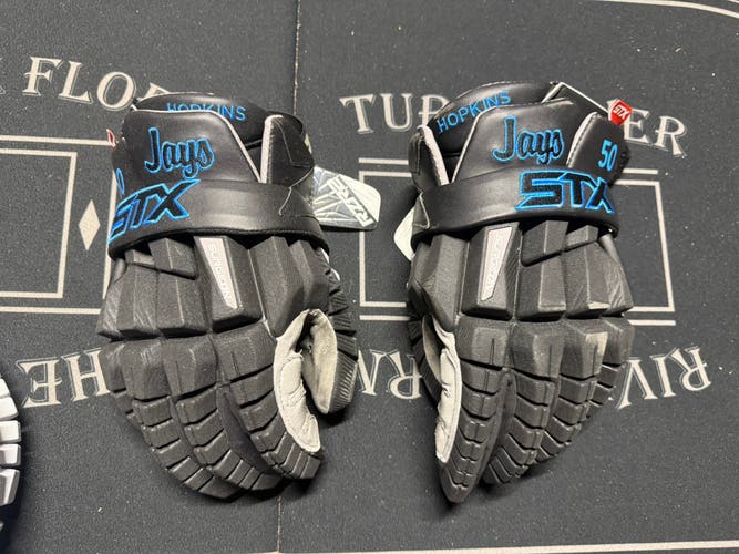 STX Surgeon RZR2 Lacrosse Gloves (Used)