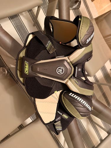 Large Senior Warrior Alpha Pro Shoulder Pads (New)