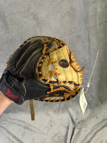 Brown All Star Cm1010bt RH Catcher's Baseball Glove 31" (Used)